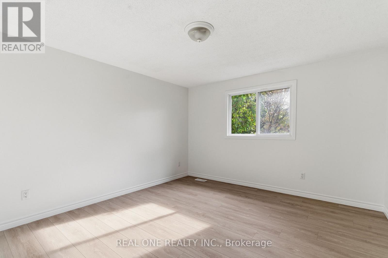 51 Koch Drive, Guelph, Ontario  N1G 4G7 - Photo 15 - X12505806