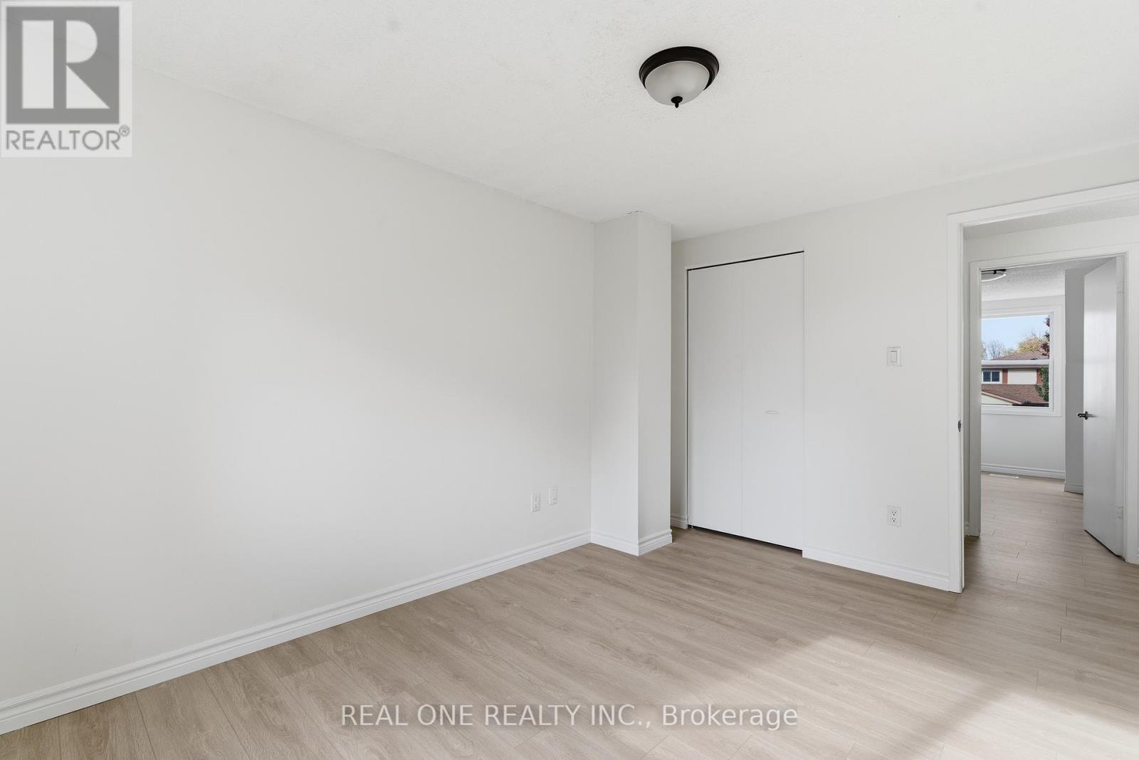 51 Koch Drive, Guelph, Ontario  N1G 4G7 - Photo 18 - X12505806