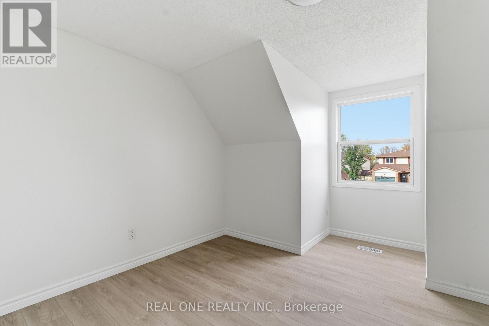 51 Koch Drive, Guelph, Ontario  N1G 4G7 - Photo 19 - X12505806