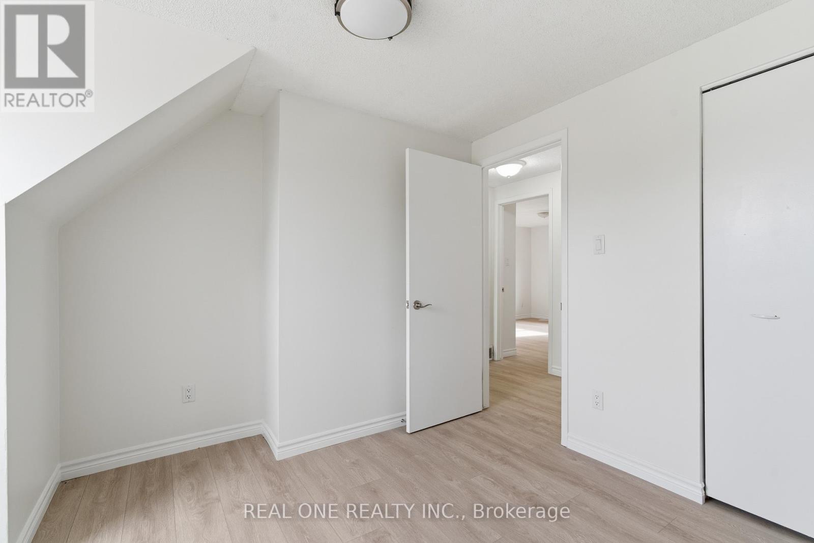 51 Koch Drive, Guelph, Ontario  N1G 4G7 - Photo 20 - X12505806