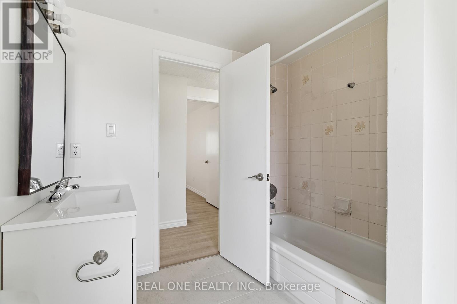 51 Koch Drive, Guelph, Ontario  N1G 4G7 - Photo 22 - X12505806