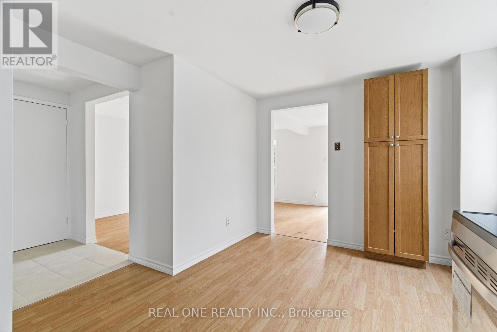 51 Koch Drive, Guelph, Ontario  N1G 4G7 - Photo 8 - X12505806