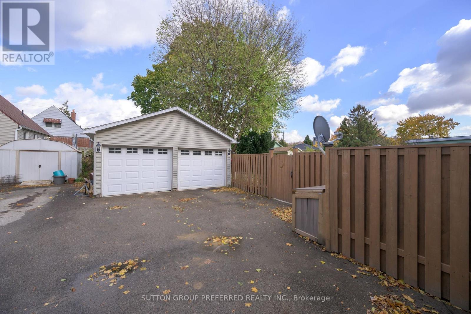 28 Apeldoorn Crescent, London East, Ontario  N5Y 2B6 - Photo 5 - X12505870