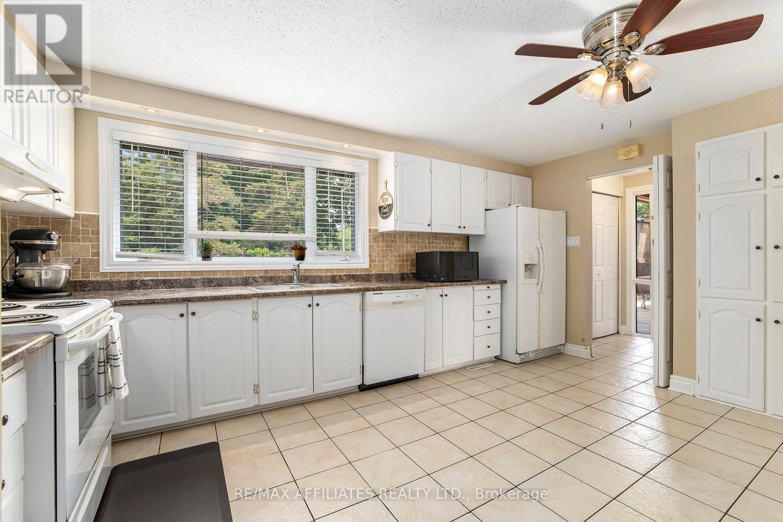 23 Sioux Crescent, Ottawa, Ontario  K2H 7E4 - Photo 11 - X12505864