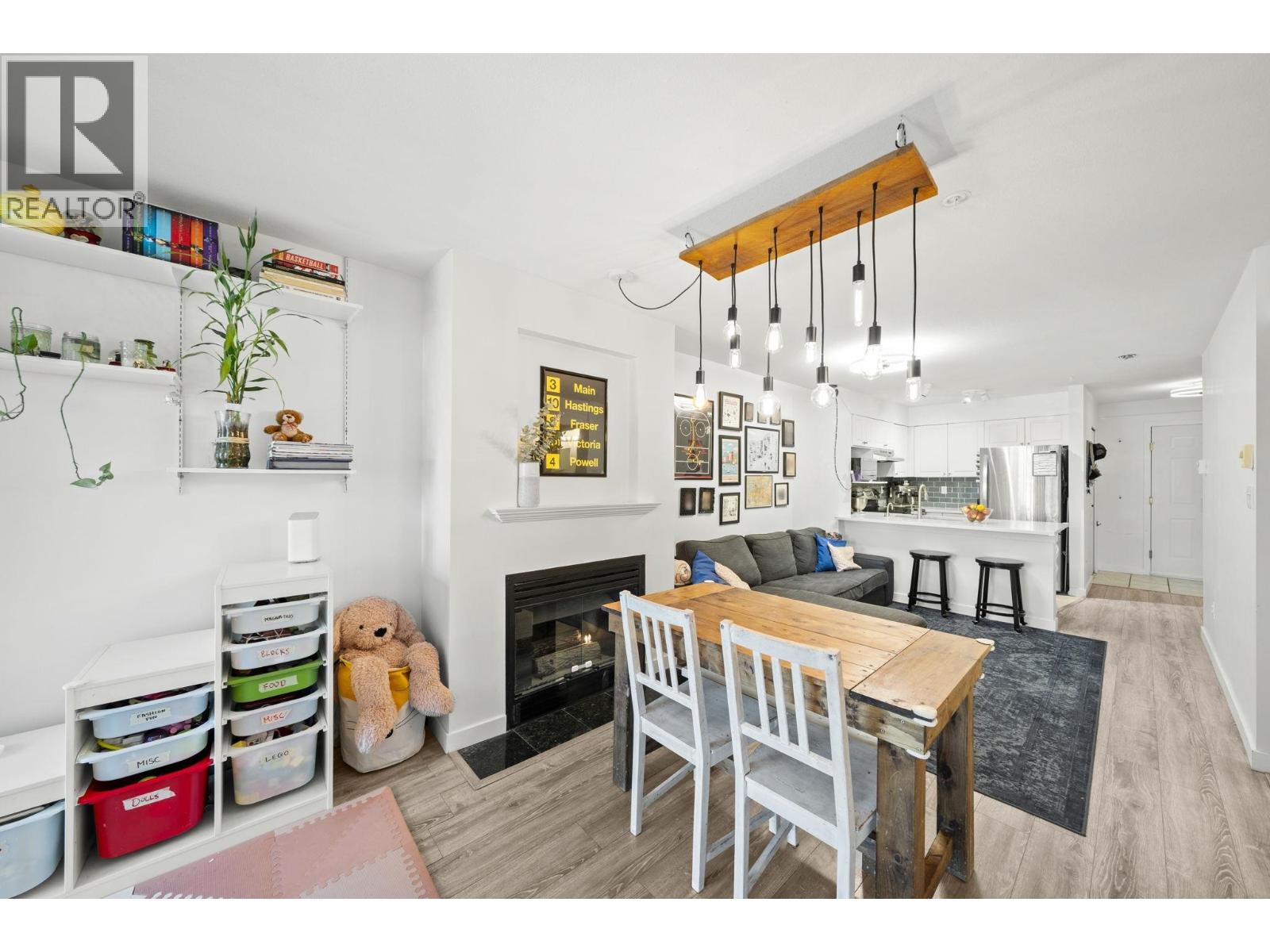 315 760 KINGSWAY, Vancouver, British Columbia