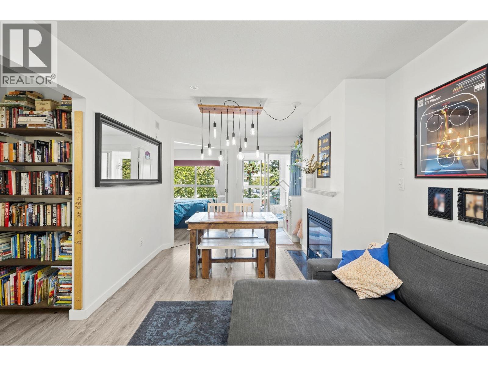 315 760 Kingsway, Vancouver, British Columbia  V5V 3C1 - Photo 2 - R3064397