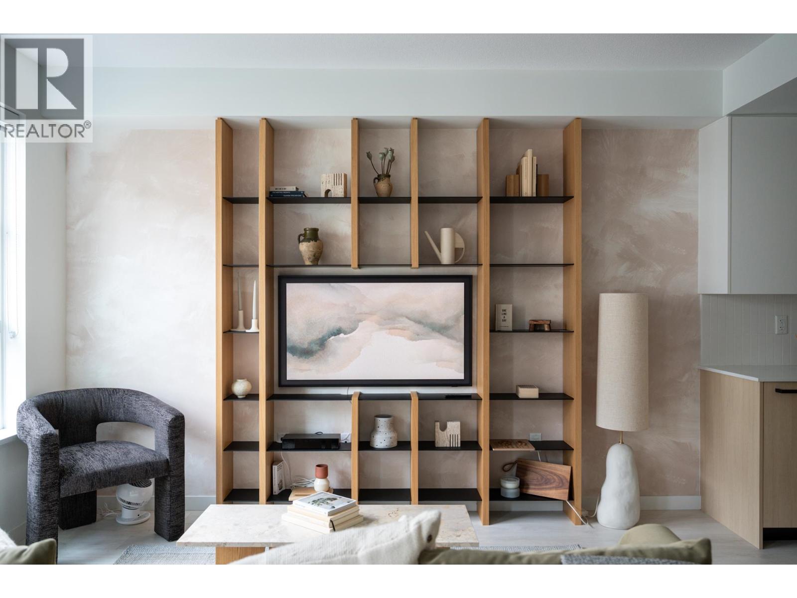 216 2045 HERITAGE PARK LANE, North Vancouver, British Columbia