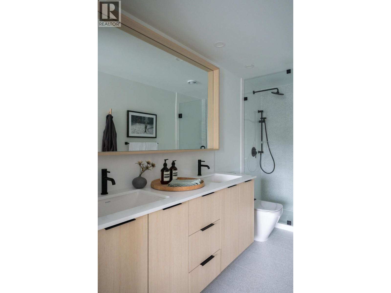 216 2045 Heritage Park Lane, North Vancouver, British Columbia  V7H 0E3 - Photo 17 - R3064404