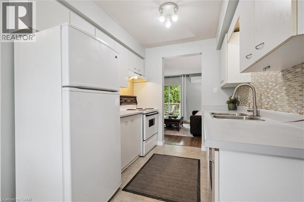 219 Kingswood Drive Unit# 41, Kitchener, Ontario  N2E 3J5 - Photo 3 - 40785382