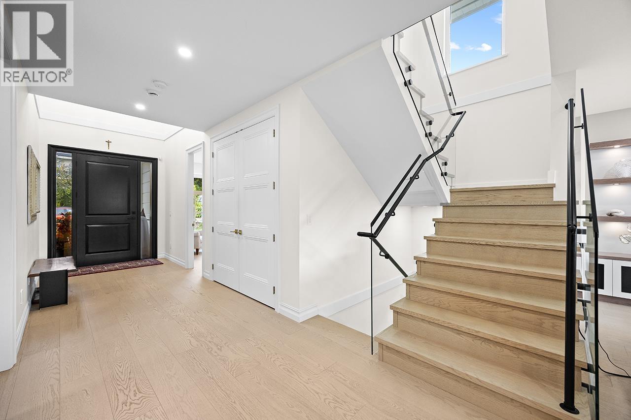 6902 Kitchener Street, Burnaby, British Columbia  V5B 2J9 - Photo 3 - R3064360