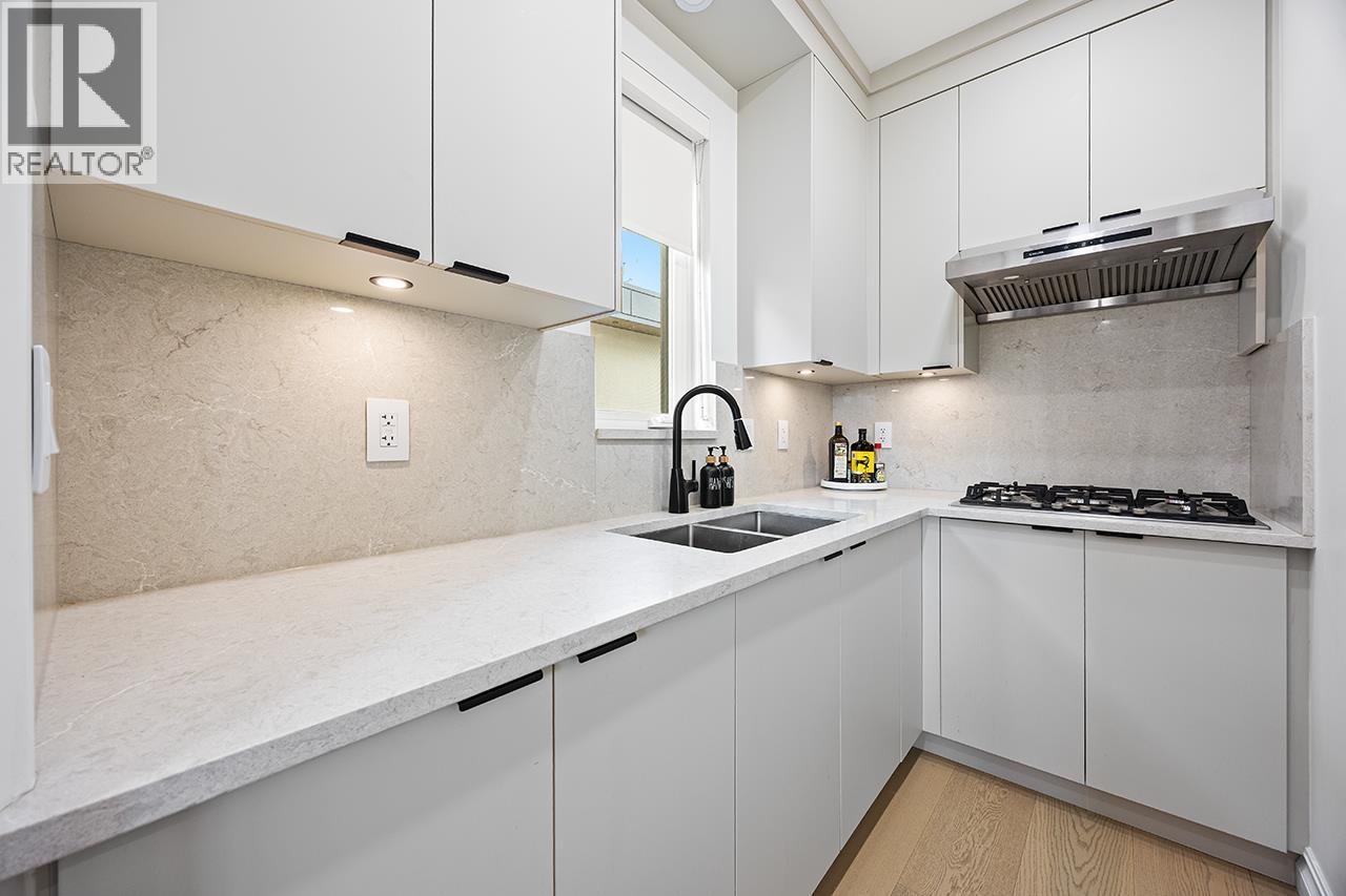 6902 Kitchener Street, Burnaby, British Columbia  V5B 2J9 - Photo 7 - R3064360