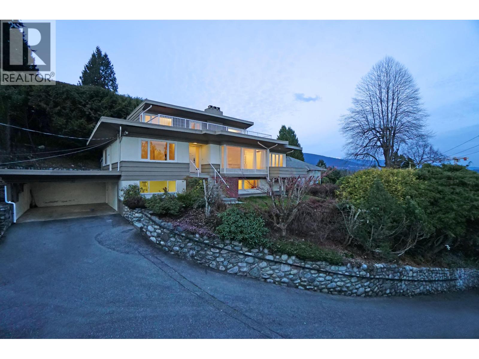 875 Esquimalt Avenue, West Vancouver, British Columbia  V7T 1J9 - Photo 32 - R3063985