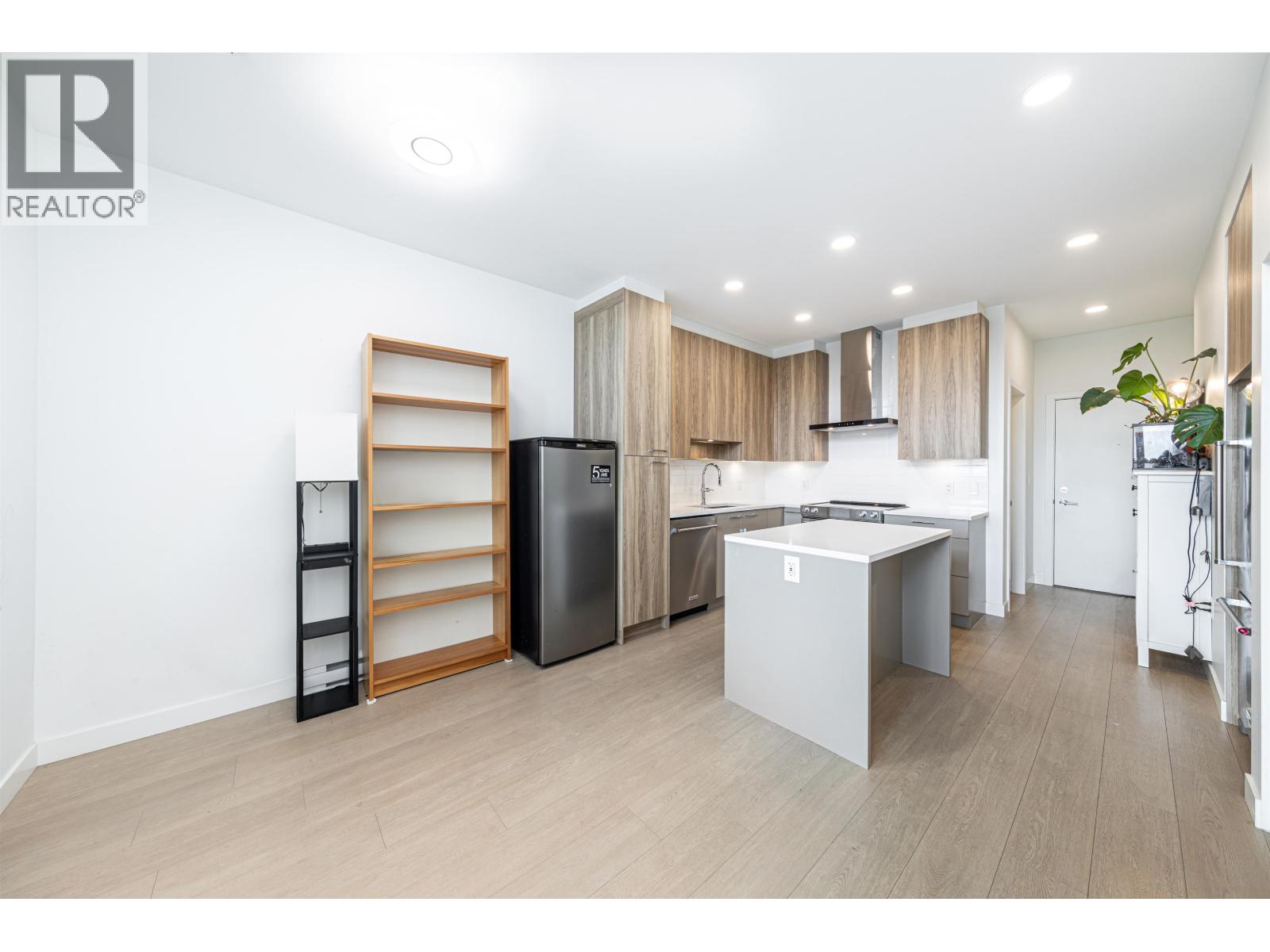 607 7588 16th Street, Burnaby, British Columbia  V3N 0H8 - Photo 6 - R3063657