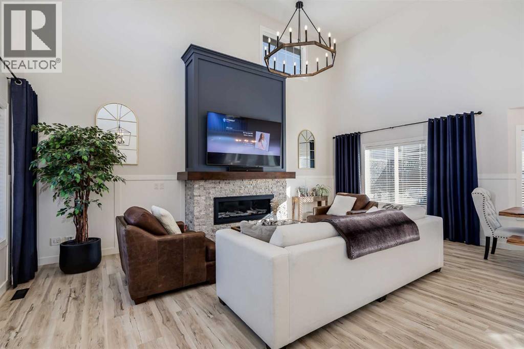 127 Canoe Place Sw, Airdrie, Alberta  T4B 2L5 - Photo 2 - A2259815