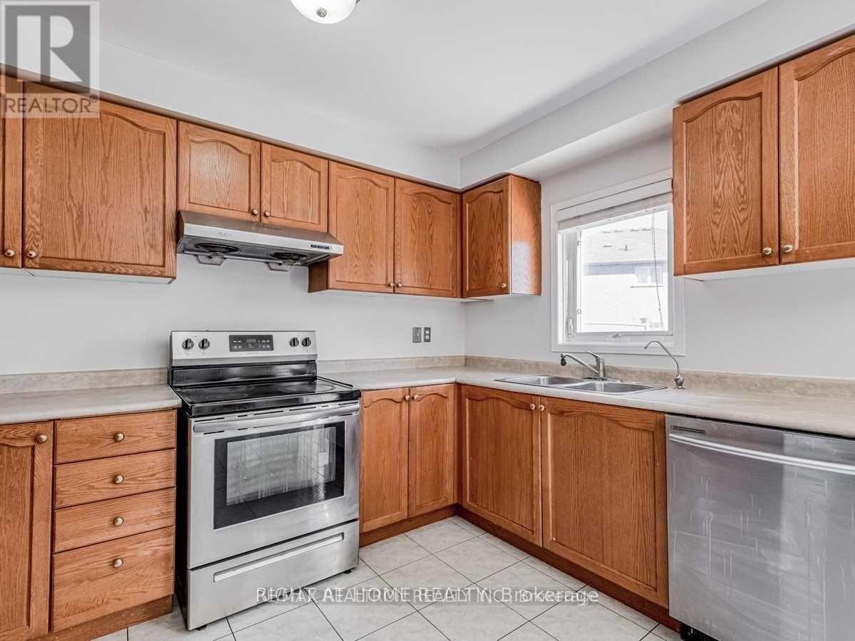 39 Treasure Drive, Brampton, Ontario  L7A 3L7 - Photo 12 - W12461292