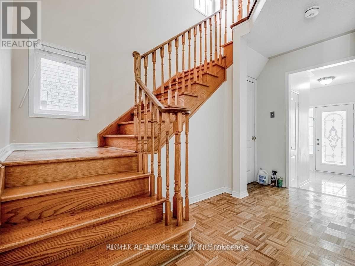 39 Treasure Drive, Brampton, Ontario  L7A 3L7 - Photo 18 - W12461292