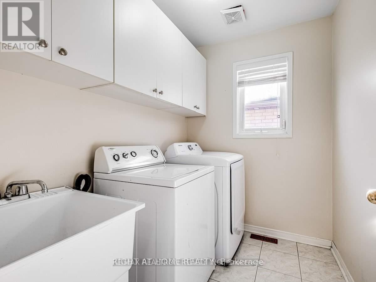 39 Treasure Drive, Brampton, Ontario  L7A 3L7 - Photo 36 - W12461292