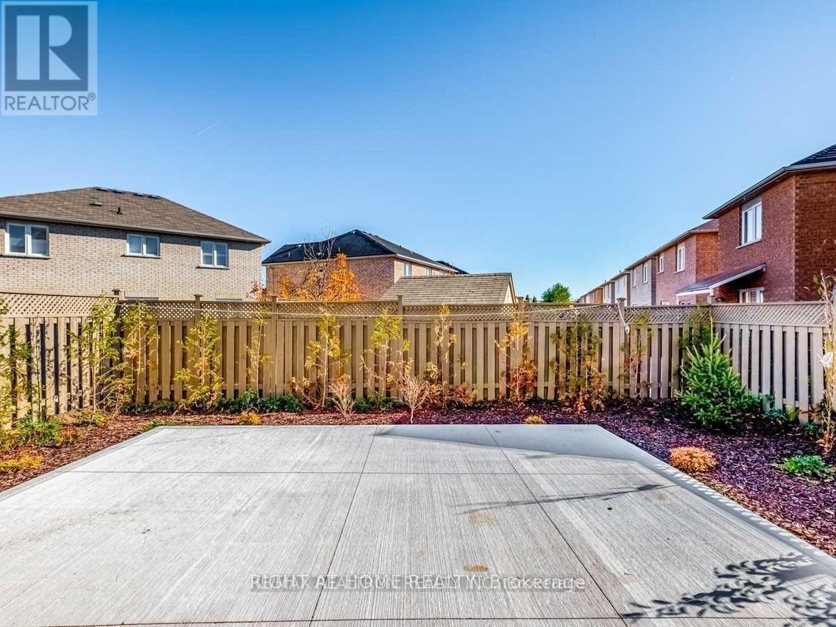 39 Treasure Drive, Brampton, Ontario  L7A 3L7 - Photo 42 - W12461292