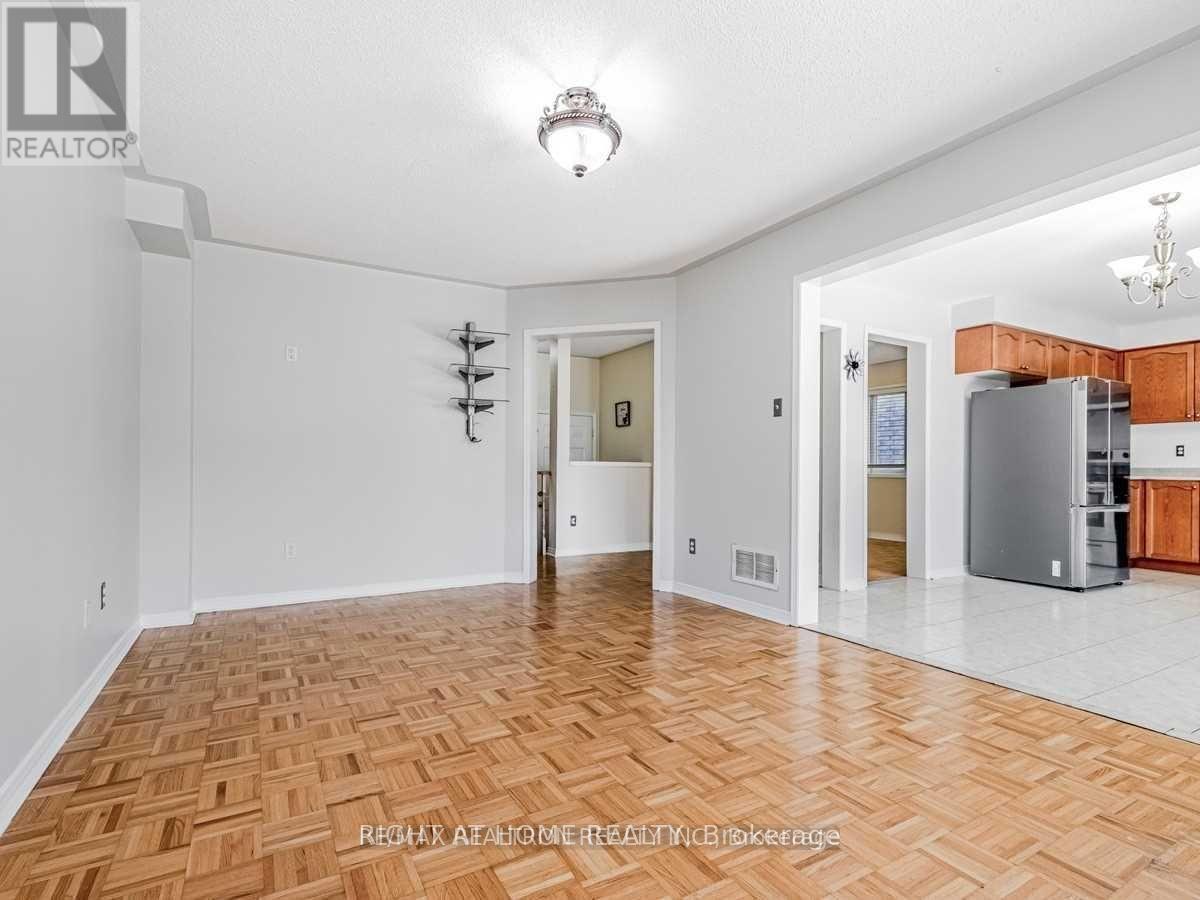 39 Treasure Drive, Brampton, Ontario  L7A 3L7 - Photo 9 - W12461292