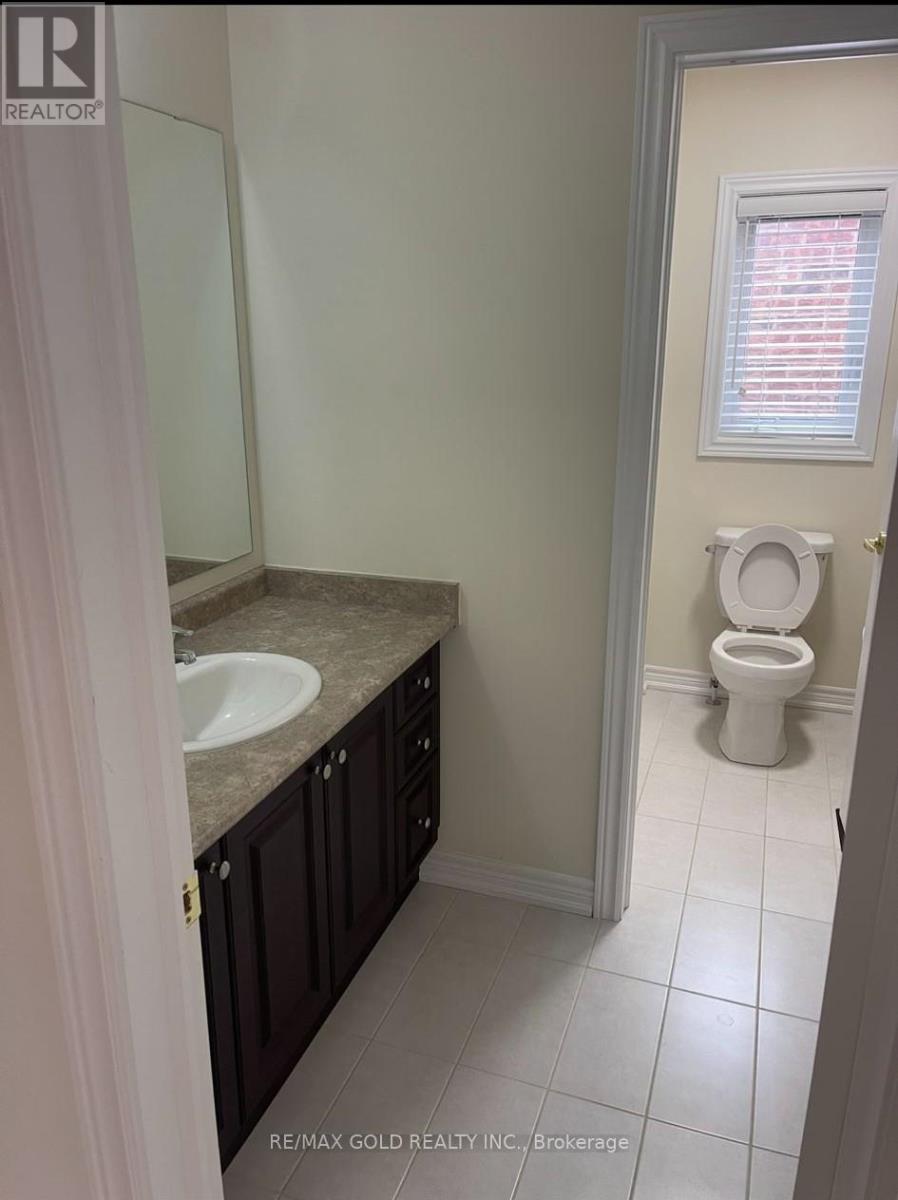 24 Lloyd Crescent, Brampton, Ontario  L6Y 0G8 - Photo 7 - W12503228