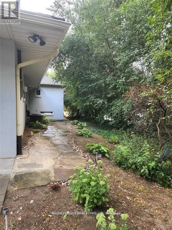 Rear - 59 Hemingway Crescent, Markham, Ontario  L3R 2S4 - Photo 18 - N12505854