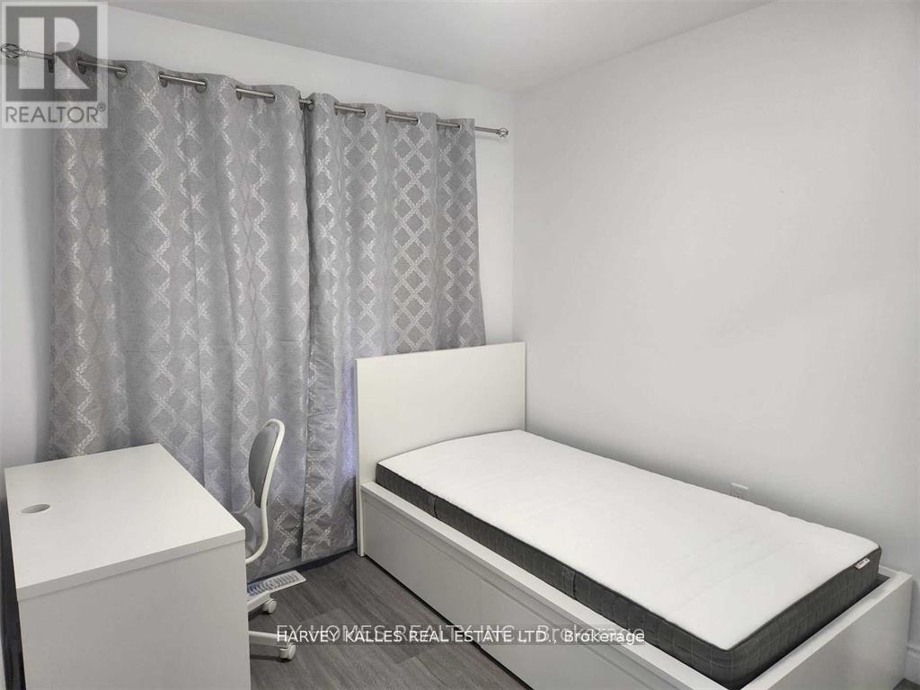 Rear - 59 Hemingway Crescent, Markham, Ontario  L3R 2S4 - Photo 6 - N12505854