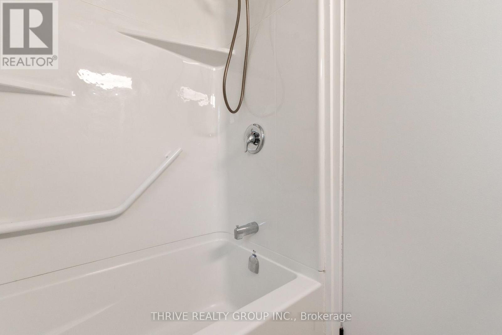 137 Pawnee Road, London East, Ontario  N5V 2T1 - Photo 15 - X12504984