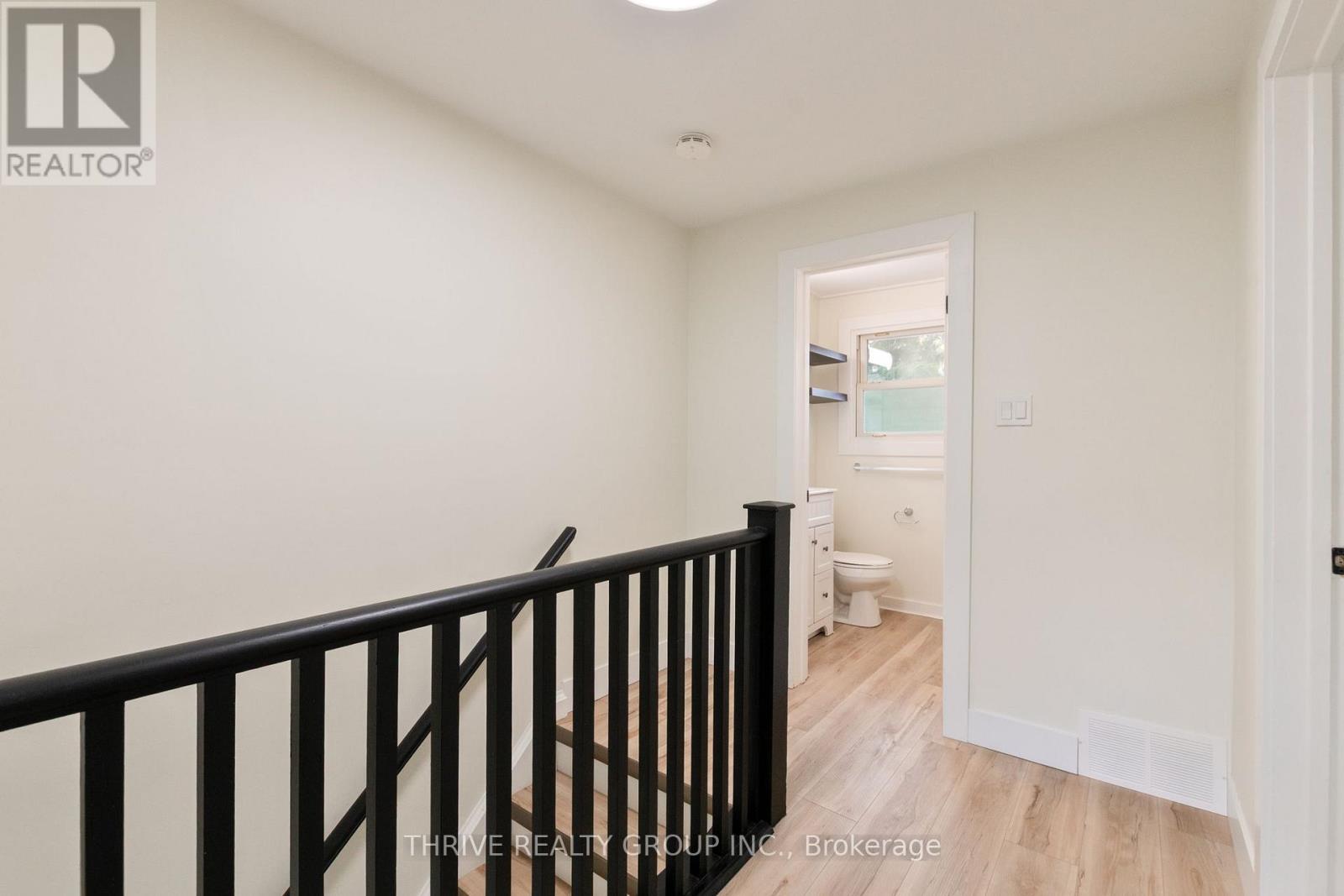 137 Pawnee Road, London East, Ontario  N5V 2T1 - Photo 8 - X12504984