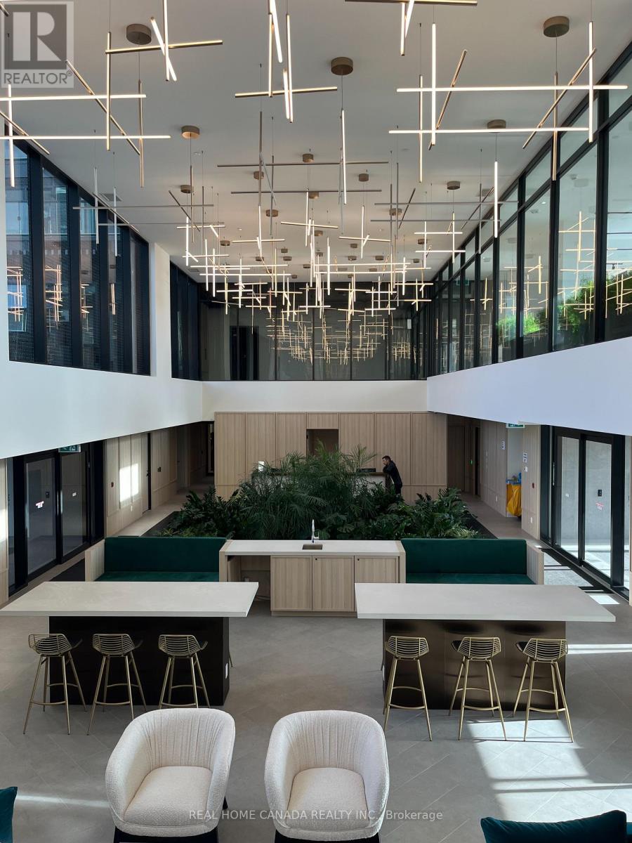 601 - 3071 Trafalgar Road, Oakville, Ontario  L6H 8C6 - Photo 2 - W12505840