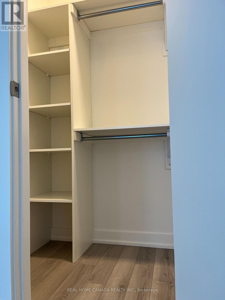 601 - 3071 Trafalgar Road, Oakville, Ontario  L6H 8C6 - Photo 6 - W12505840