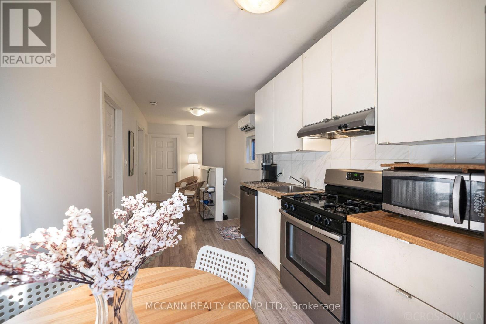 151 Wallace Avenue, Toronto, Ontario  M6H 1V1 - Photo 16 - W12505844