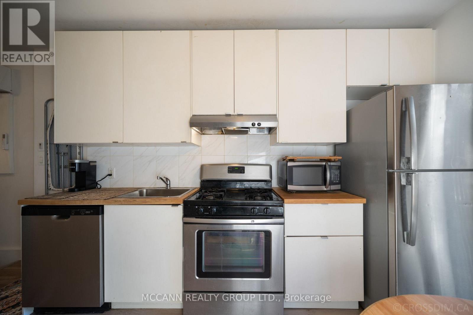 151 Wallace Avenue, Toronto, Ontario  M6H 1V1 - Photo 17 - W12505844