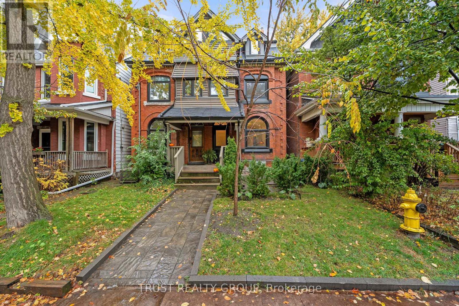 106 PEARSON AVENUE, Toronto, Ontario