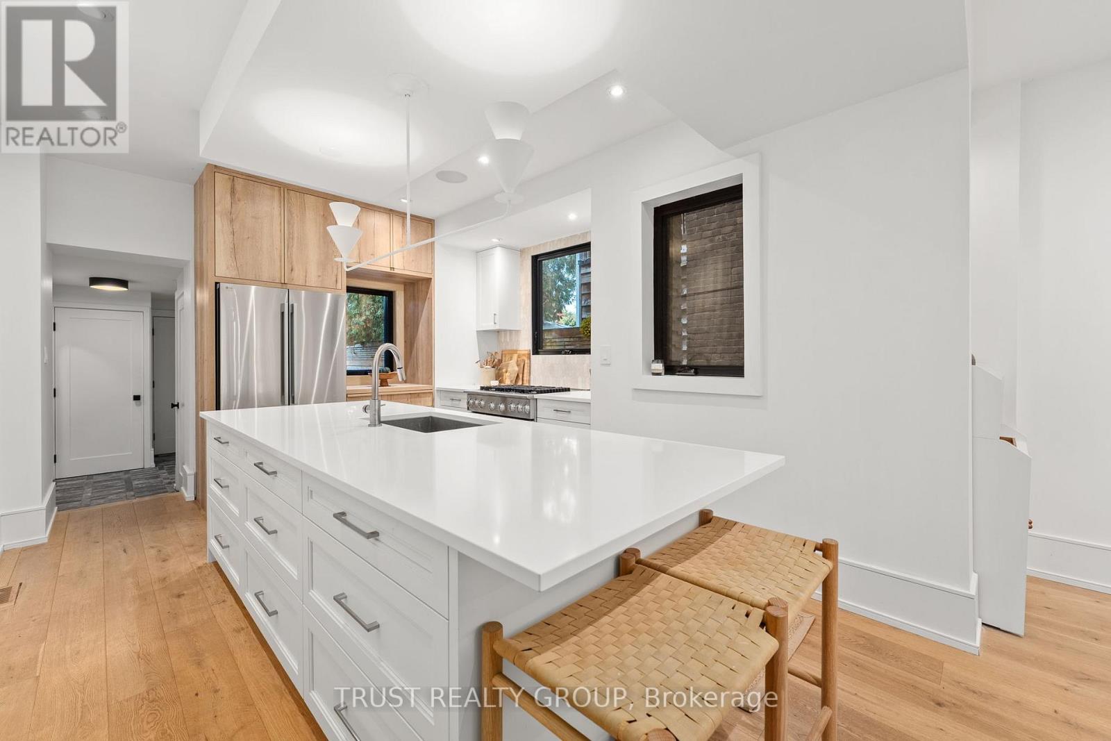 106 Pearson Avenue, Toronto, Ontario  M6R 1G5 - Photo 13 - W12505848