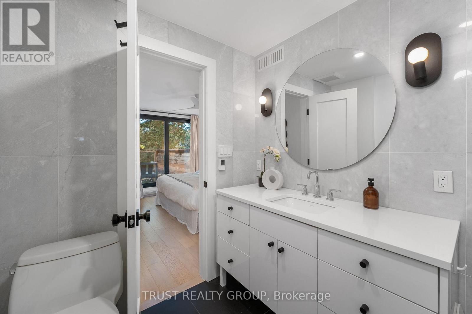 106 Pearson Avenue, Toronto, Ontario  M6R 1G5 - Photo 27 - W12505848