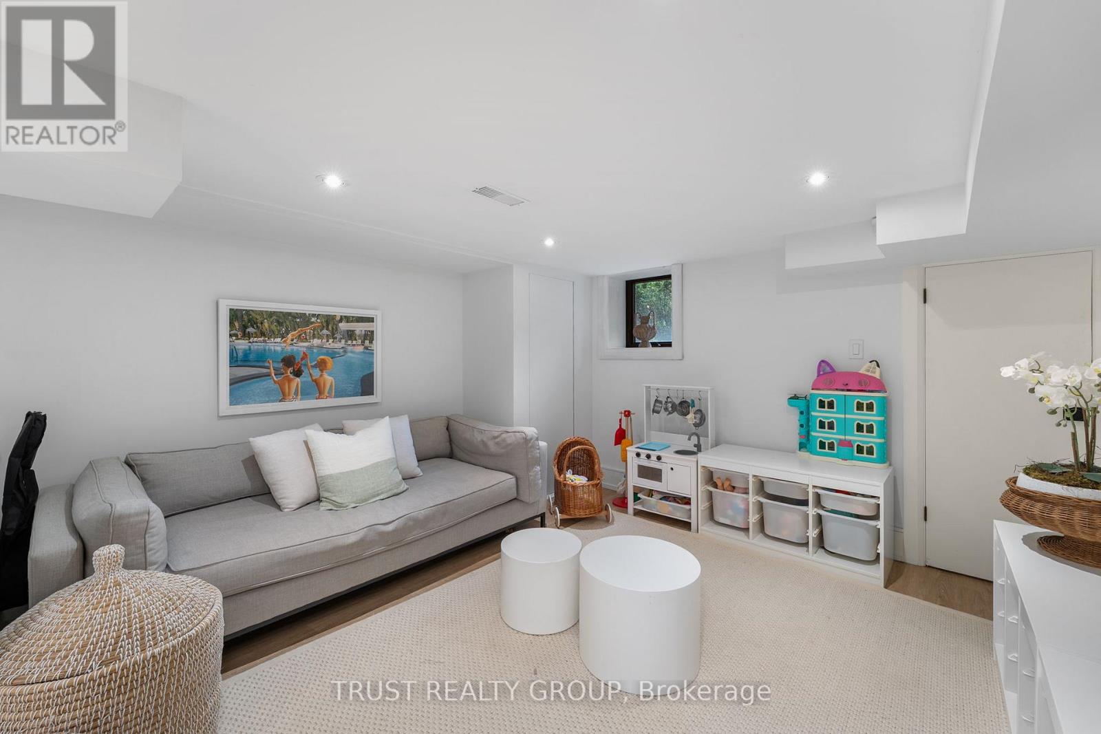 106 Pearson Avenue, Toronto, Ontario  M6R 1G5 - Photo 31 - W12505848