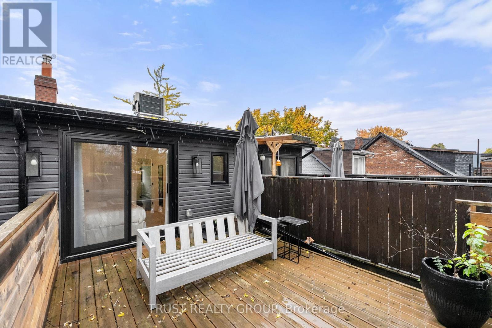 106 Pearson Avenue, Toronto, Ontario  M6R 1G5 - Photo 36 - W12505848