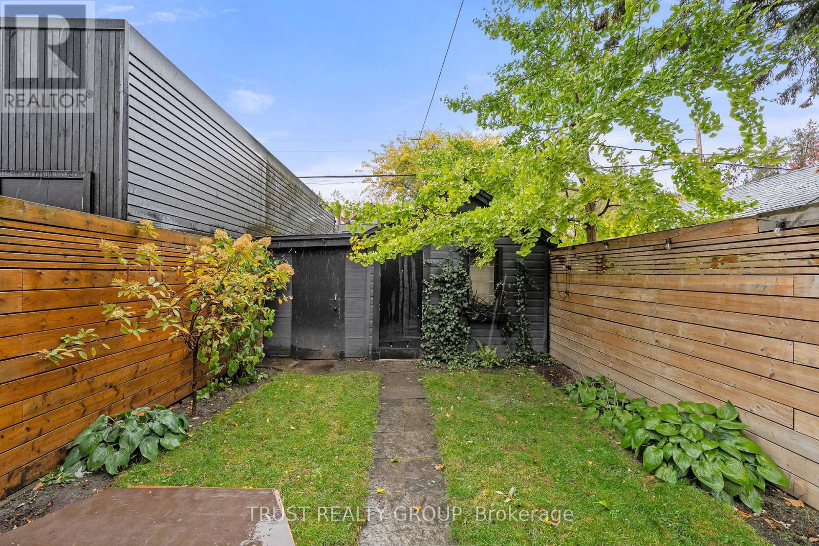 106 Pearson Avenue, Toronto, Ontario  M6R 1G5 - Photo 46 - W12505848