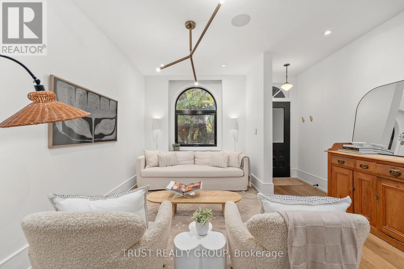 106 Pearson Avenue, Toronto, Ontario  M6R 1G5 - Photo 6 - W12505848