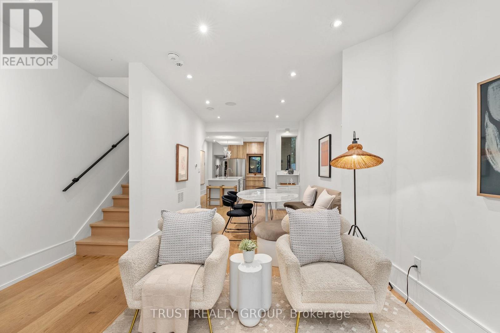 106 Pearson Avenue, Toronto, Ontario  M6R 1G5 - Photo 8 - W12505848