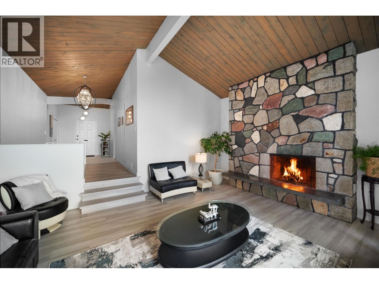 953 Ranch Park Way, Coquitlam, British Columbia  V3C 2H7 - Photo 3 - R3064163