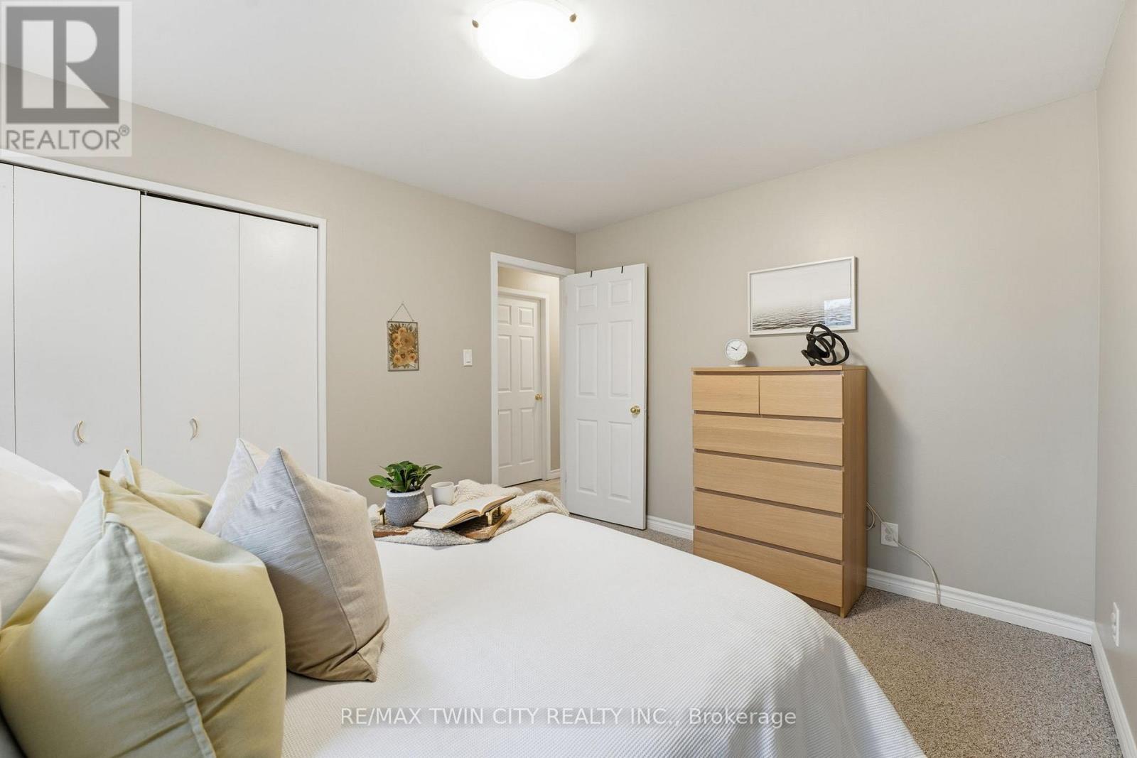 11 Hillbrook Crescent, Kitchener, Ontario  N2N 1J4 - Photo 10 - X12505836