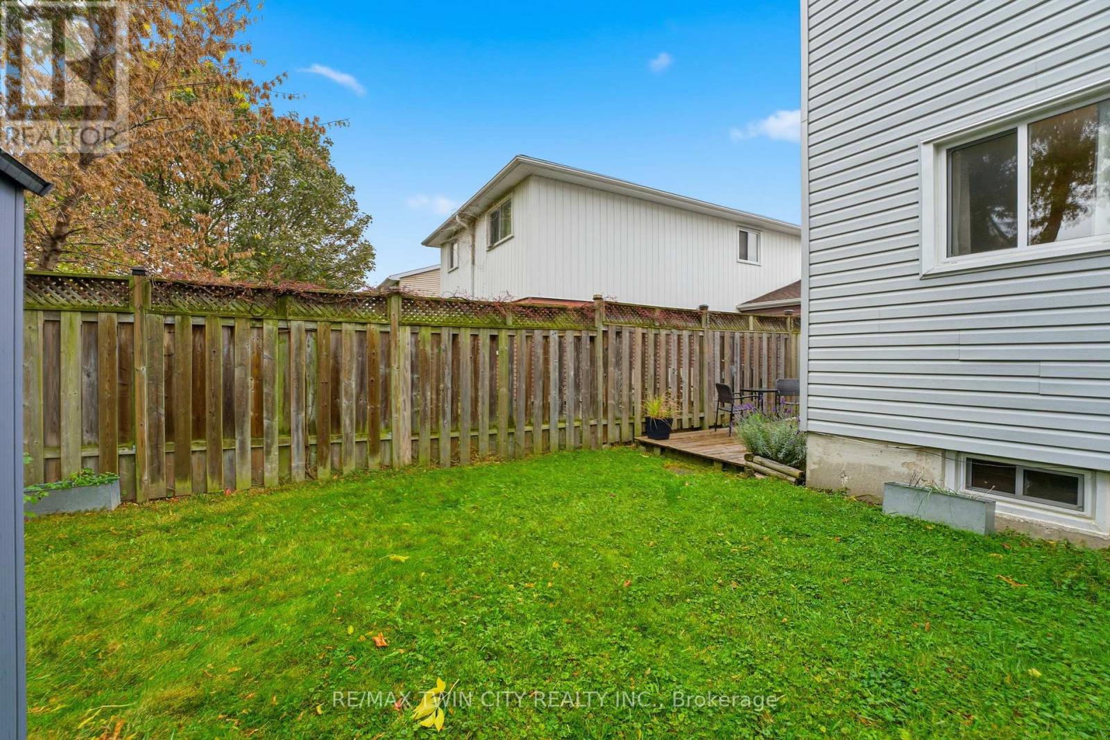 11 Hillbrook Crescent, Kitchener, Ontario  N2N 1J4 - Photo 22 - X12505836