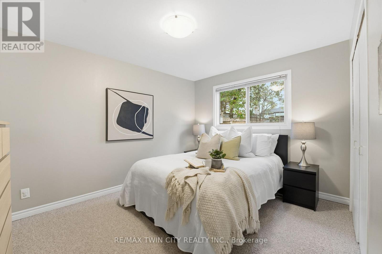 11 Hillbrook Crescent, Kitchener, Ontario  N2N 1J4 - Photo 9 - X12505836