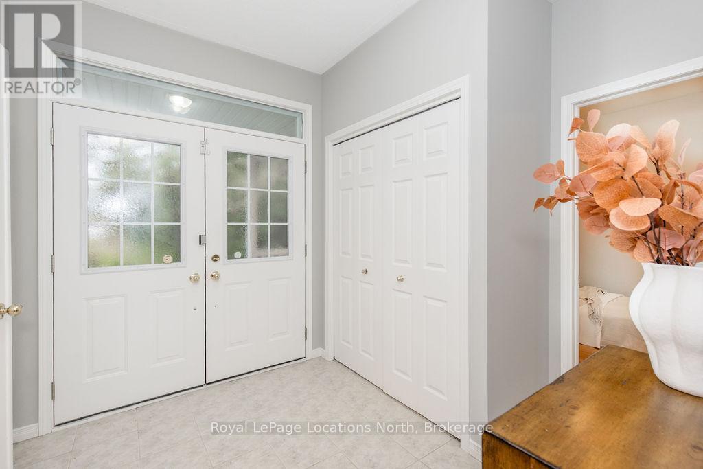 46 William Avenue, Wasaga Beach, Ontario  L9Z 2X3 - Photo 7 - S12505892