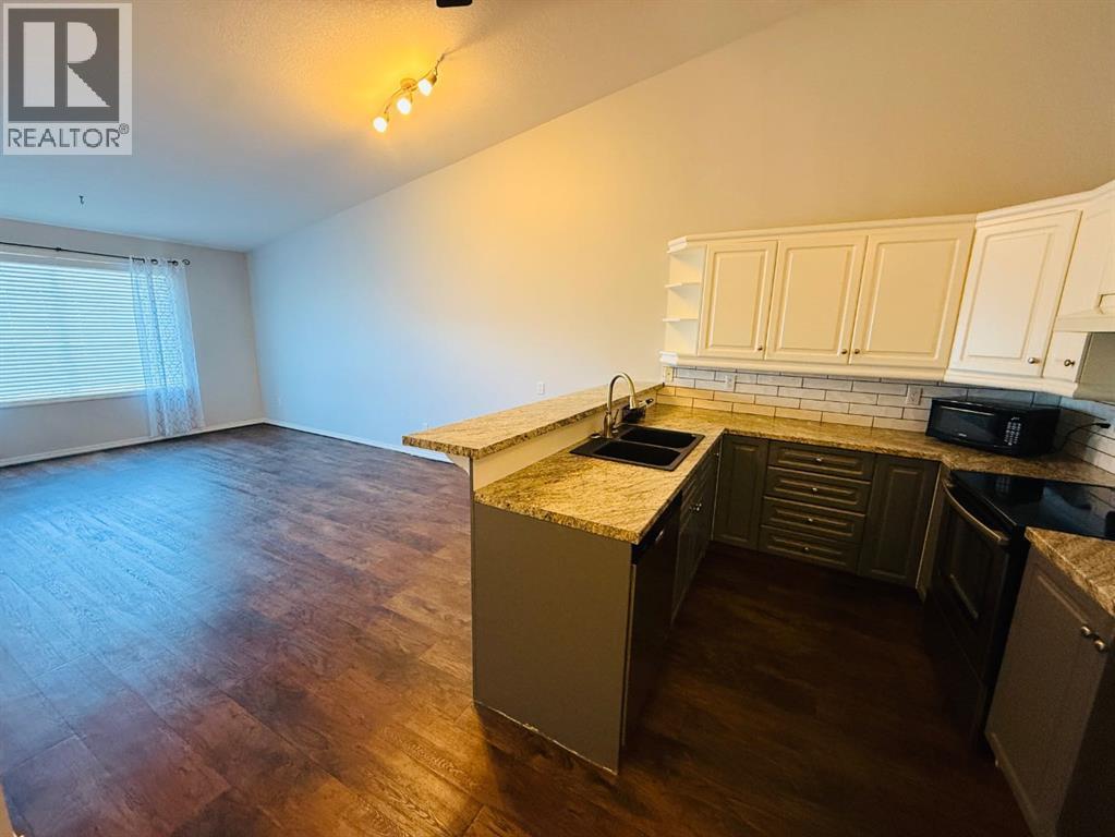 312, 620 Columbia Boulevard W, Lethbridge, Alberta  T1K 7A8 - Photo 3 - A2249115