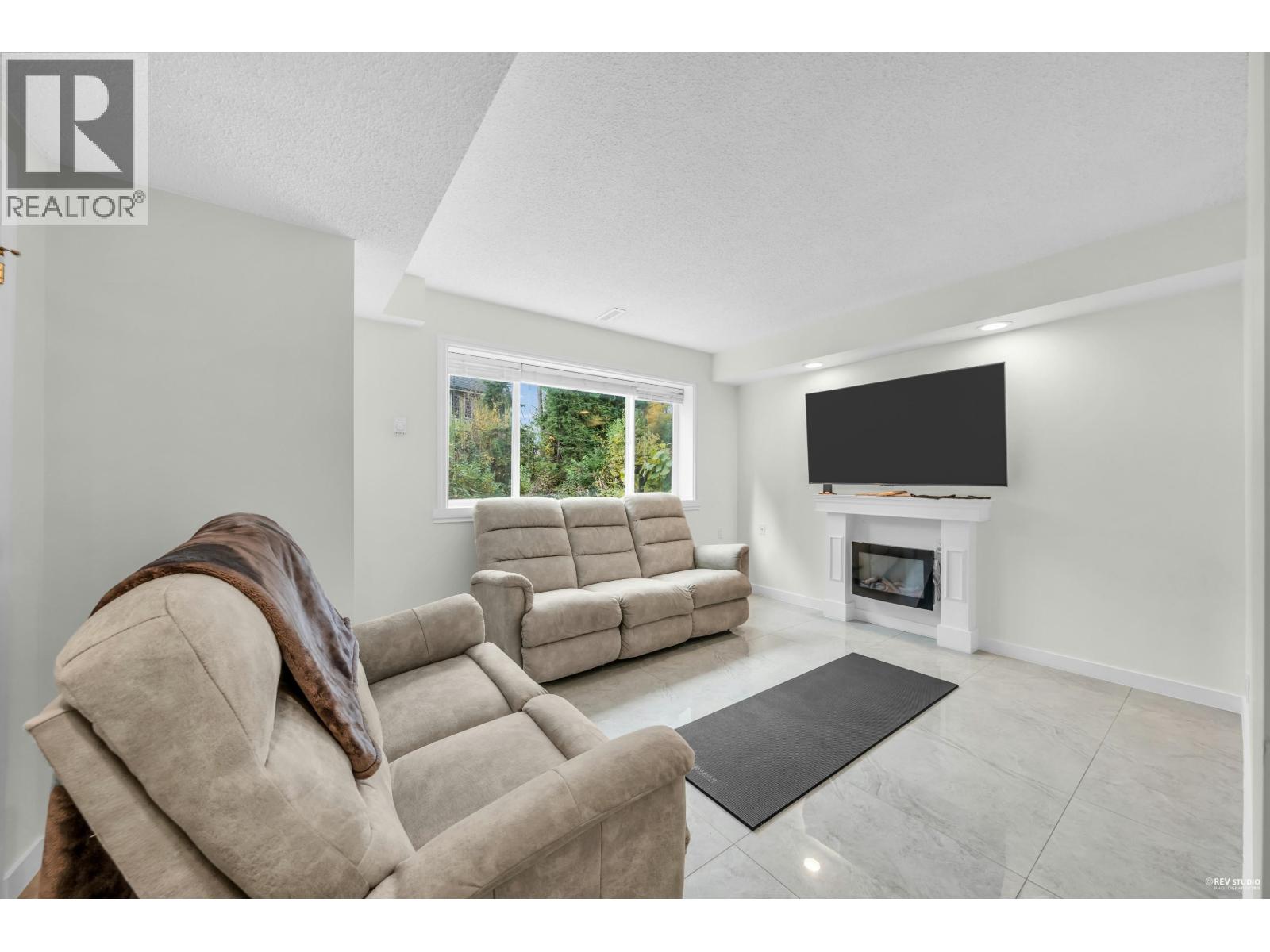 2247 Park Crescent, Coquitlam, British Columbia  V3J 6T3 - Photo 20 - R3064078