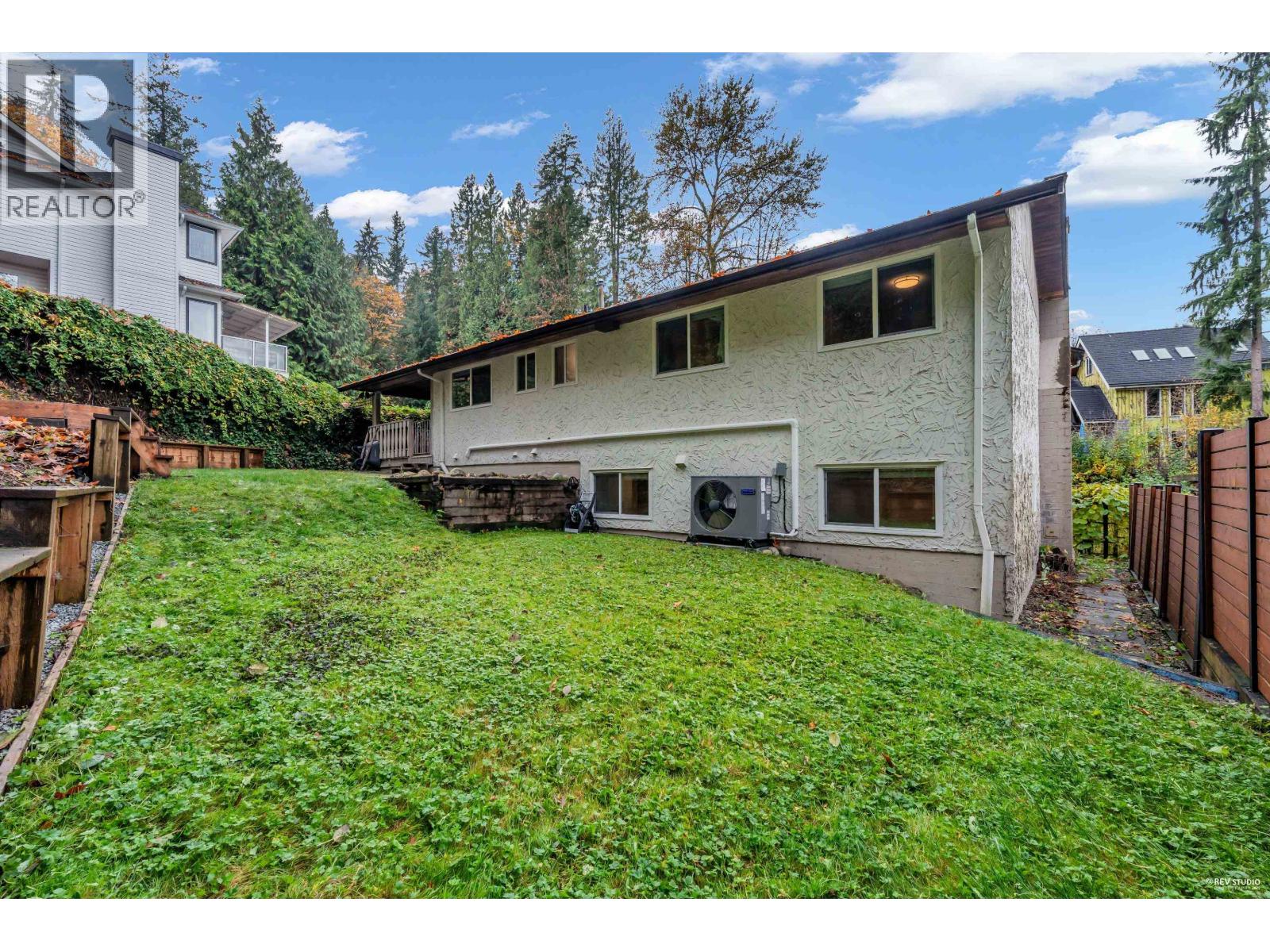 2247 Park Crescent, Coquitlam, British Columbia  V3J 6T3 - Photo 29 - R3064078