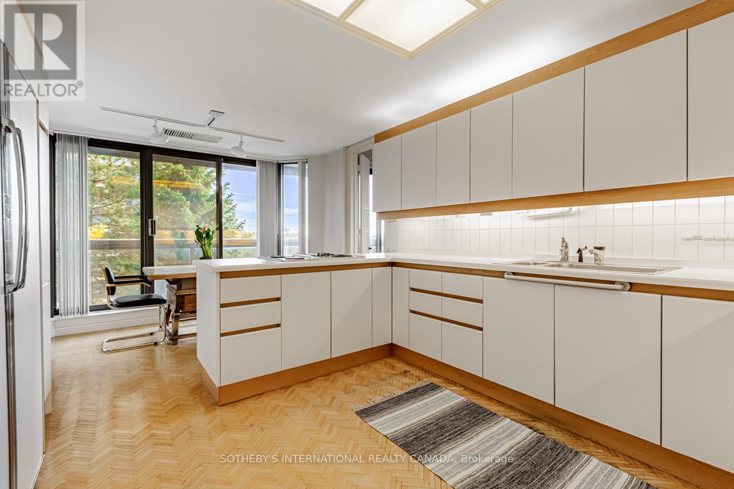 604 - 70 Rosehill Avenue, Toronto, Ontario  M4T 2W7 - Photo 13 - C12505884