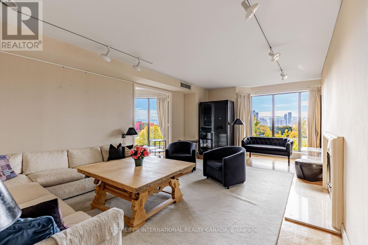 604 - 70 Rosehill Avenue, Toronto, Ontario  M4T 2W7 - Photo 5 - C12505884